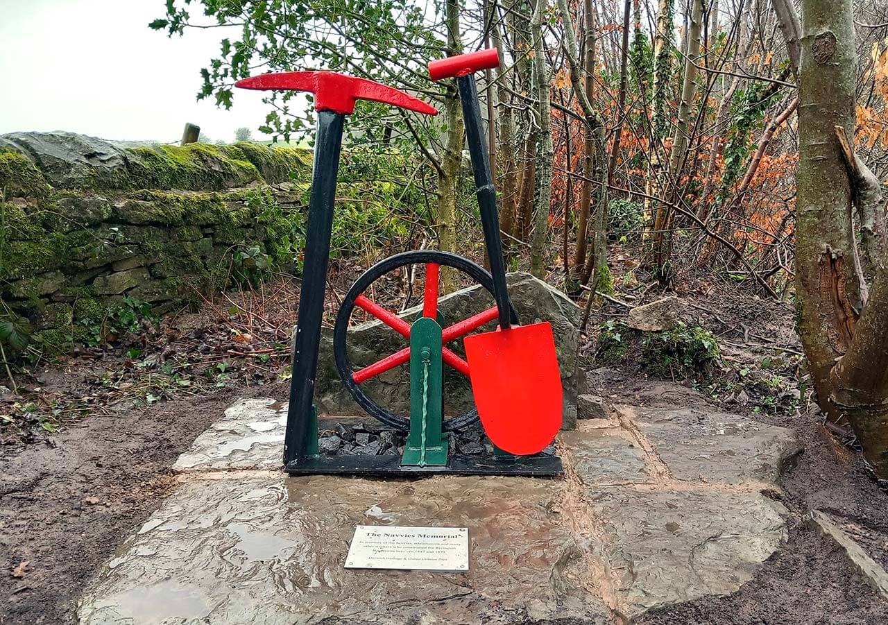 The Workforce To Build The Reservoirs - Horwich Navvies Memorial